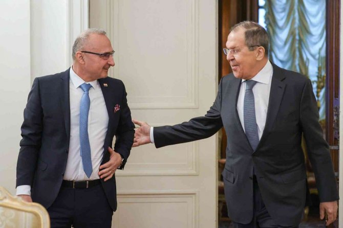 Rusya Dışişleri Bakanı Lavrov: "Kiev Yönetiminin Yükümlü Olduğu Minsk Anlaşması Var"