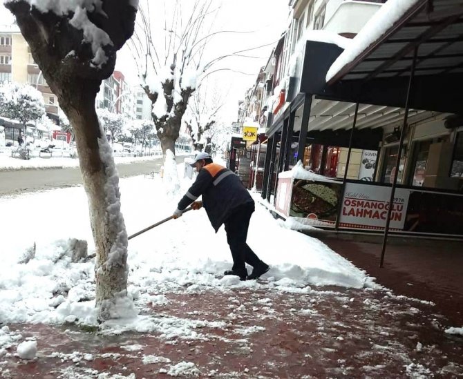 Safranbolu Belediyesi Buzlanmaya Karşı Çalışmalarını Sürdürüyor