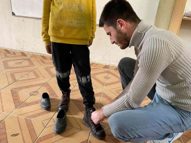 Çarşamba’da Sokak Hayvanlarına Mama Dağıtıldı