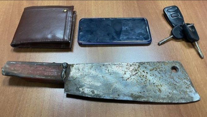 Satırla Yaraladığı Kişinin Telefon, Cüzdan Ve Kullandığı Aracı Gasp Etti
