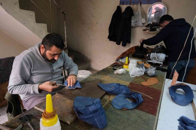 Saya Ustaları Dertli: "İ̇şçiliğine 15 Lira Veriyorlar, Mağazada 800 Liraya Satılıyor"