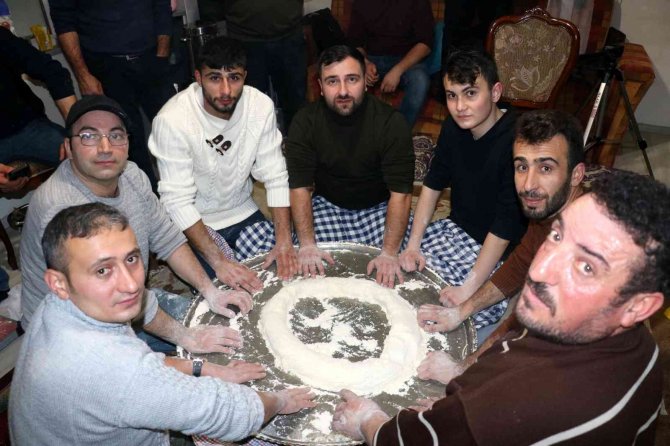 En Az 6 Kişiyle Yapılıyor, Yapımı Saatler Sürüyor