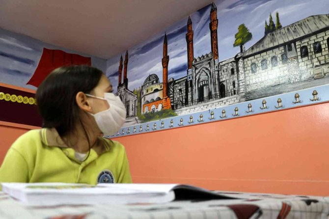 Sınıf Duvarları Tarihle Renklendirildi