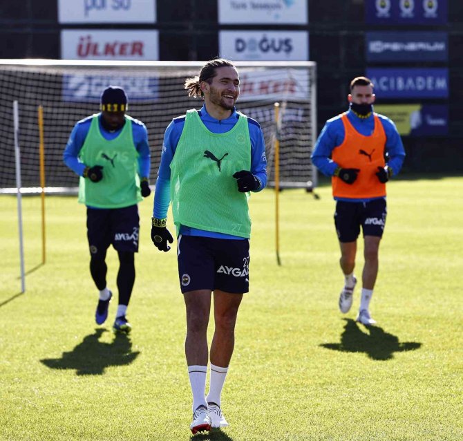 Fenerbahçe’de Altay Maçı Hazırlıkları Sürüyor