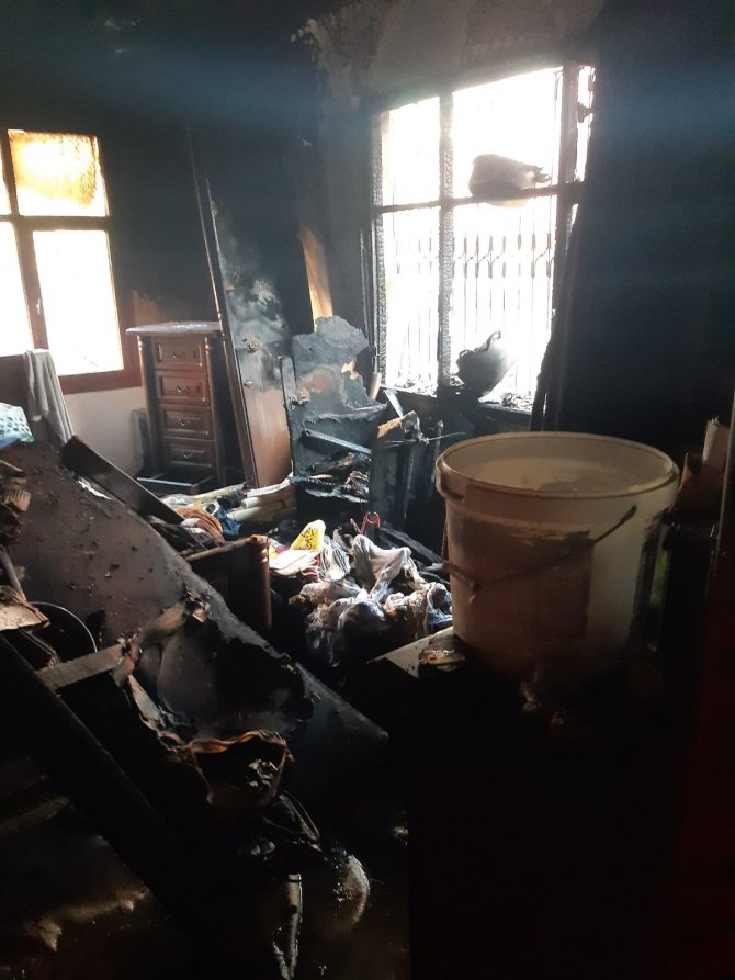 Tarsus’taki Yangınlarda Araba Ve Ev Kullanılmaz Hale Geldi