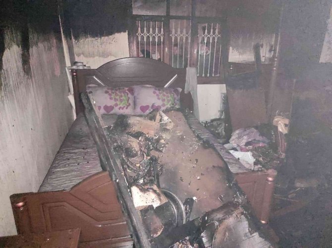 Tarsus’taki Yangınlarda Araba Ve Ev Kullanılmaz Hale Geldi
