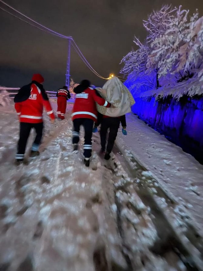 Sağlık Ekipleri 6 Yaşındaki Çocuk İçin Seferber Oldu