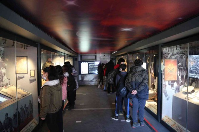 Çanakkale Savaşları Mobil Müzesine Tunceli’de Yoğun İlgi