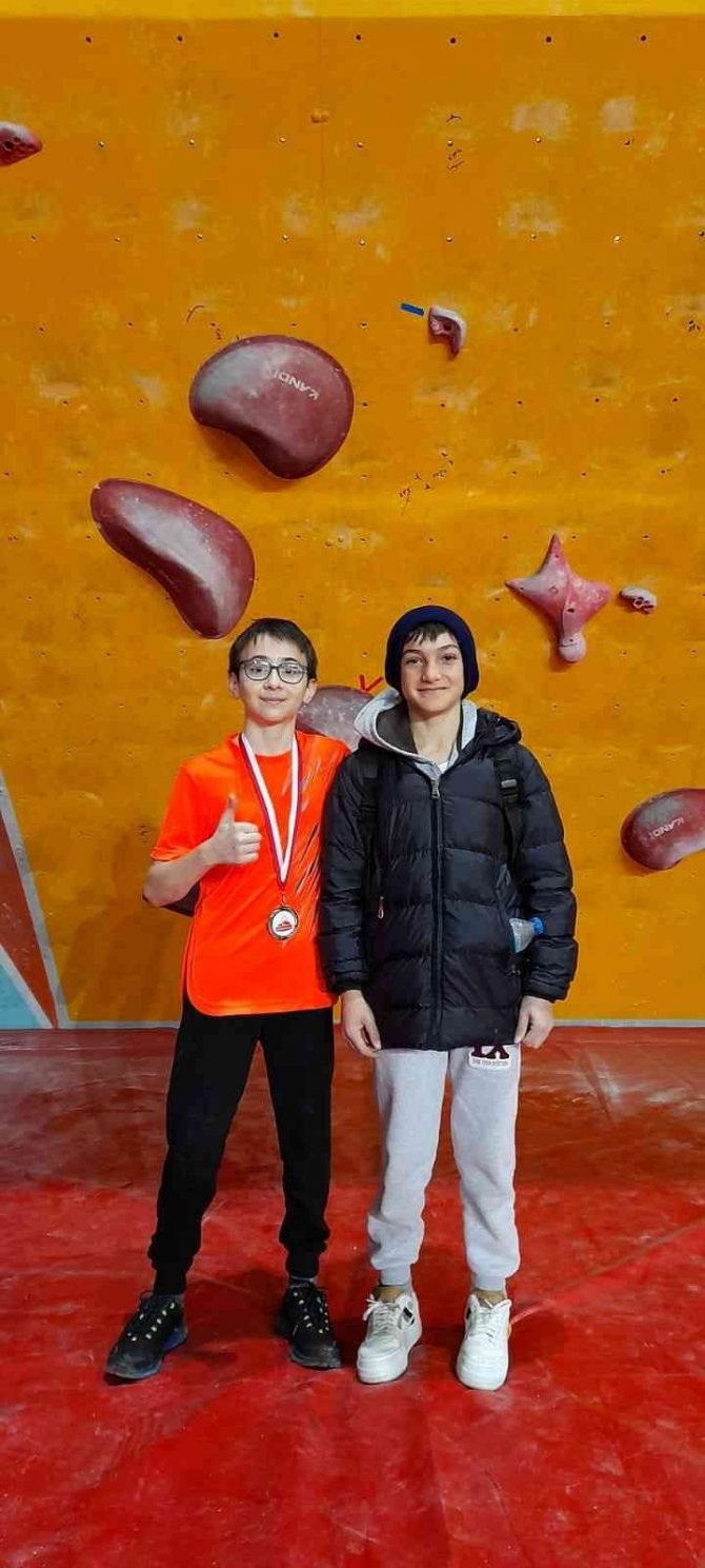 Van Büyükşehir Belediyesinin Sporcuları Türkiye Şampiyonasına Katılmaya Hak Kazandı