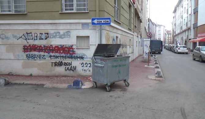 Ekmek Teknesini Çalan Hırsızlara Gözyaşlarıyla Seslendi