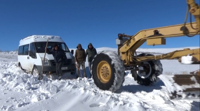Erciş’te Mahsur Kalan Öğrenciler Kurtarıldı