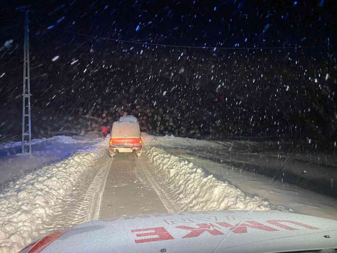 Hamile Kadın 6 Saatte Hastaneye Ulaştırıldı