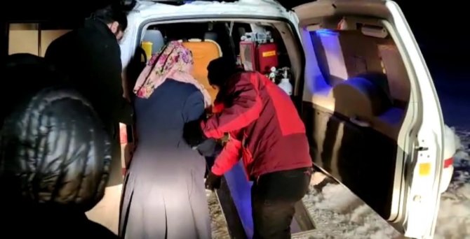 Hamile Kadın 6 Saatte Hastaneye Ulaştırıldı