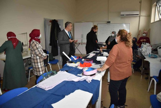 Yunusemre’nin Kursları Büyük İlgi Görüyor