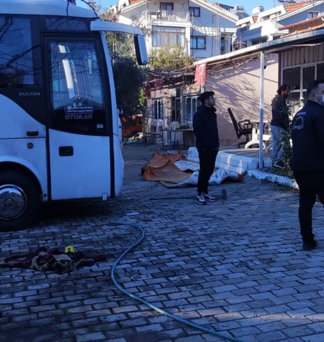 Zabıta Ekiplerinin Uyardığı Kömürcü Kendini Yaktı