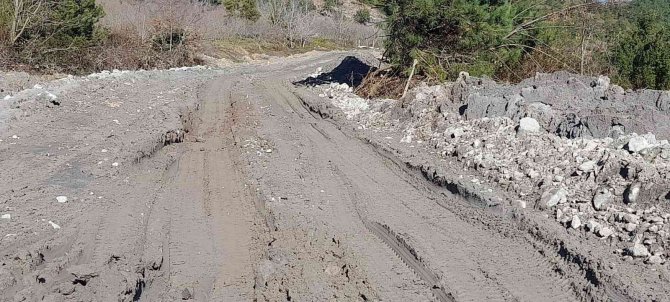 Bozuk Olan Osb Yolu İçin Tepki Gösterdiler
