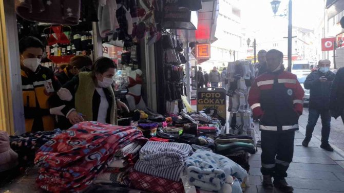Otomobil Yayanın Ayağını Ezdi