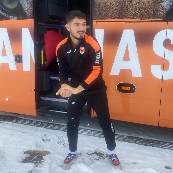 Adanasporlu Futbolcular Kar Keyfi Yaptı