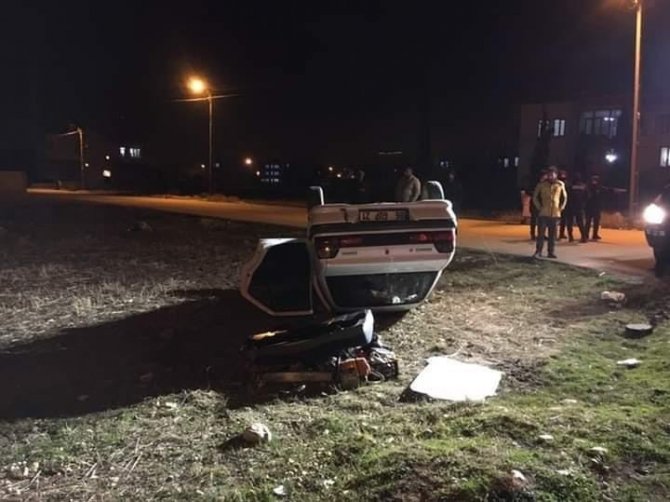 Adıyaman’da, Otomobil Takla Attı: 2 Yaralı
