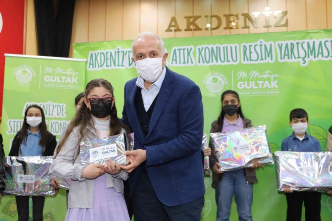 ’Akdeniz’de Sıfır Atık’ Resim Yarışmasında Dereceye Giren Öğrenciler Ödüllerini Aldı