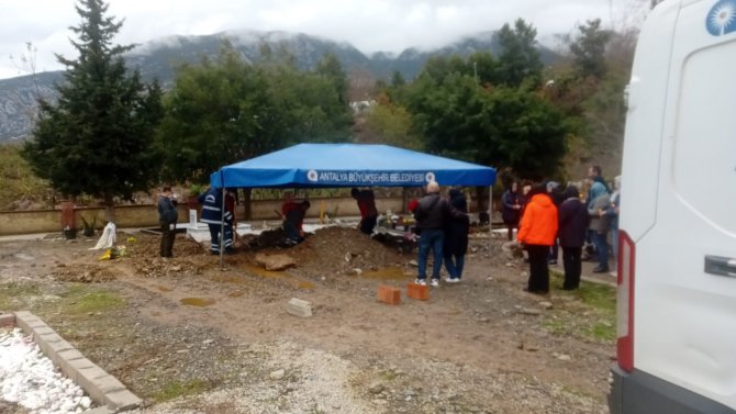 Kazada Hayatını Kaybeden Rus Uyruklu Kadın Alanya’da Defnedildi