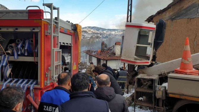 Ankara’da Çıkan Yangın Korkuttu