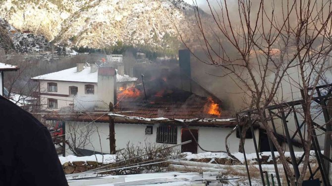 Ankara’da Çıkan Yangın Korkuttu