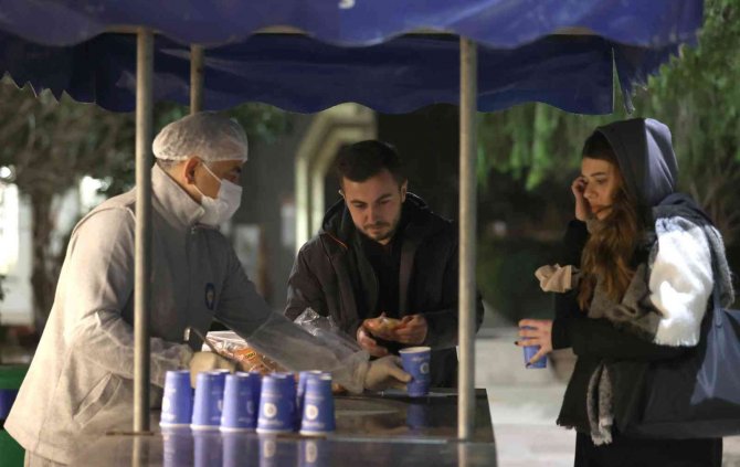 Final Sınavlarına Hazırlanan Üniversite Öğrencilerinin Çorbası Büyükşehir’den