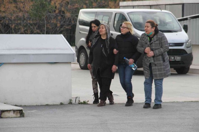 Motosiklet Kazasında Oğlunu Kaybeden Anne Morgda Sinir Krizi Geçirdi