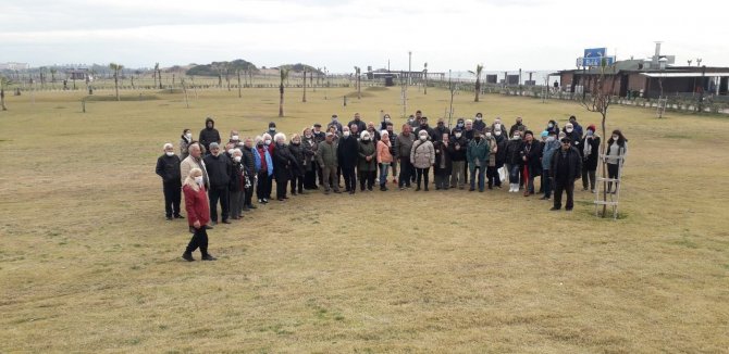 Serik’te Vatandaşlardan Boğazkent Halk Plajında Yapılan Çim Çalışmalarına Destek