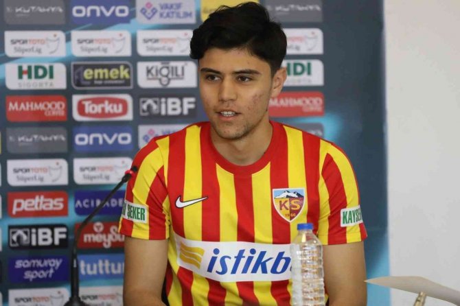 Kayserispor’da İmza Şov