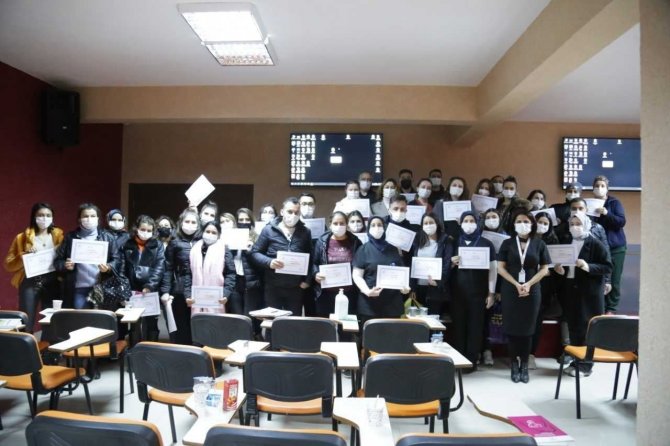 Nazilli’de 65 Sağlık Personeline Anne Sütü Eğitimi Verildi