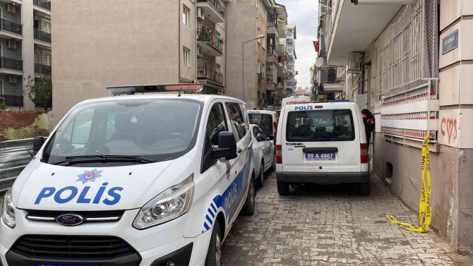 Eline Aldığı Bıçakla Polislere Zor Anlar Yaşattı