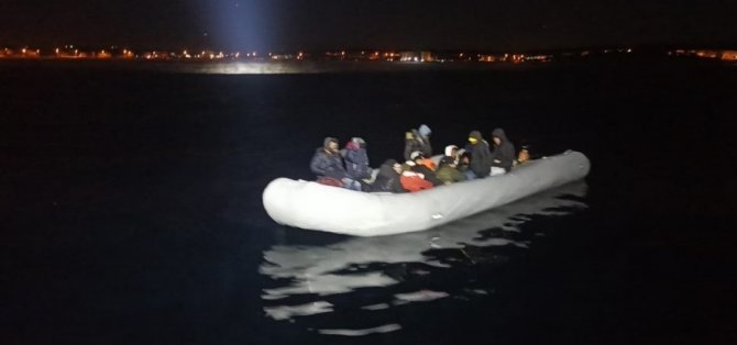 Ayvalık’ta 45 Düzensiz Göçmen Kurtarıldı