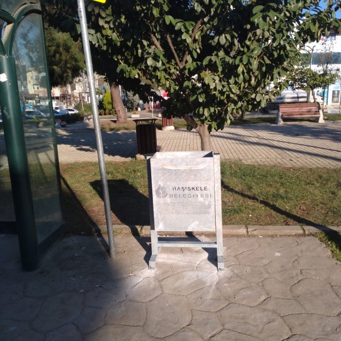 Başiskele’ye Yeni Çöp Kutuları Yerleştiriliyor