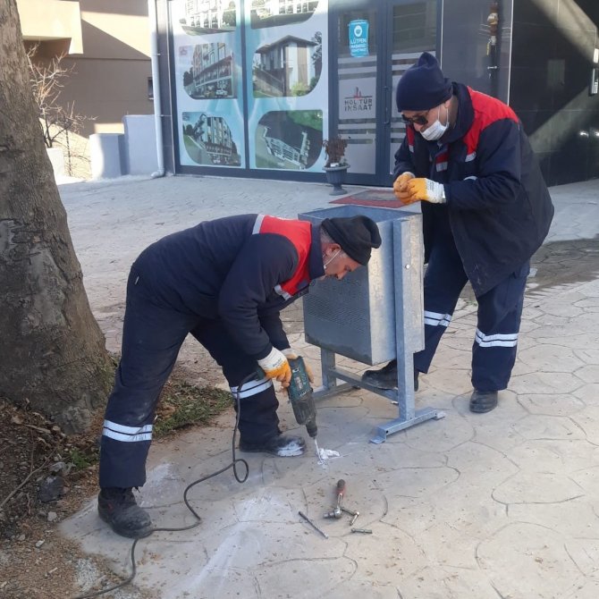 Başiskele’ye Yeni Çöp Kutuları Yerleştiriliyor