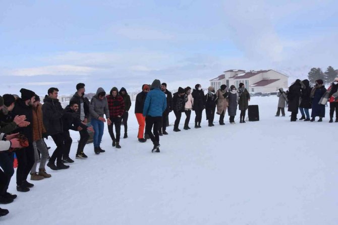 Türkiye’de Bir İlk, Bitlis Eren Üniversitesi Kampusu İçinde Kayak Tesisi Açıldı