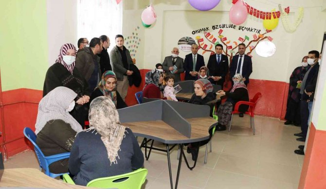 Ahlat’ta Kütüphane Açılışı