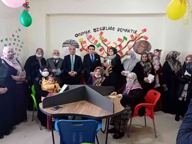 Ahlat’ta Kütüphane Açılışı