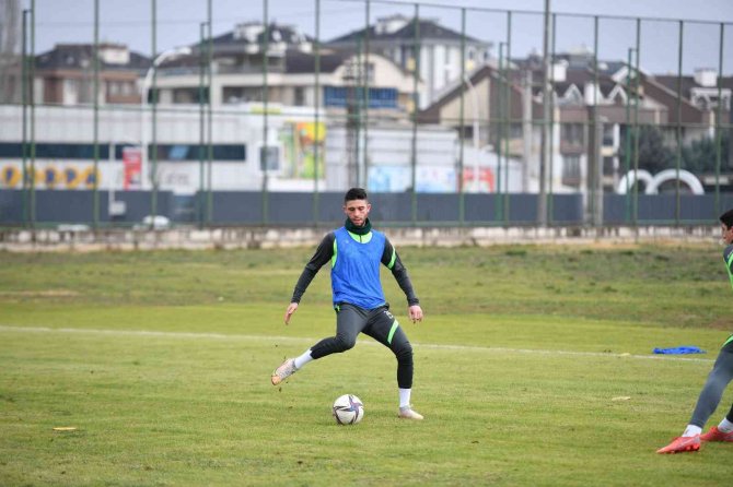 Bursaspor Üç Eksikle Eyüpspor Maçı Hazırlıklarına Başladı