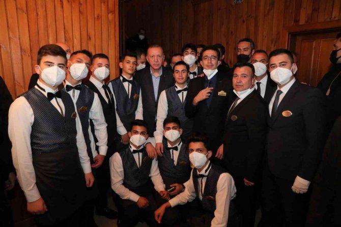 Kadıköy Abdülhamid Han Meslek Lisesi Öğrencileri Cumhurbaşkanı Erdoğan’ı Ağırladı