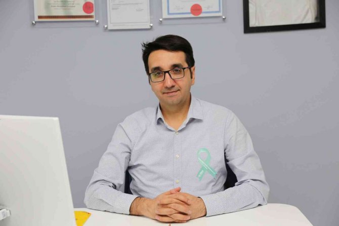 Sağlık Çalışanları Farkındalık İçin Yeşil Kurdele Taktı