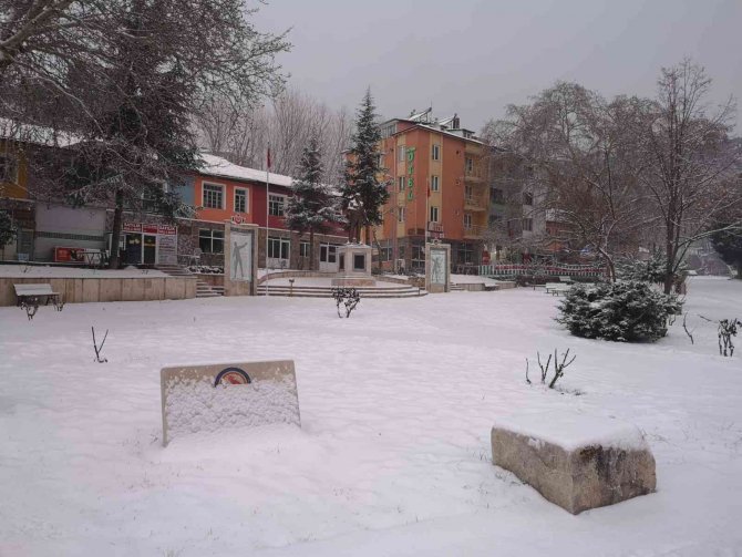Denizli’nin 4 İlçesinde Eğitime Kar Engeli