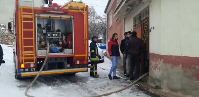 İ̇tfaiyenin Çabası Yaşlı Kadını Kurtarmaya Yetmedi