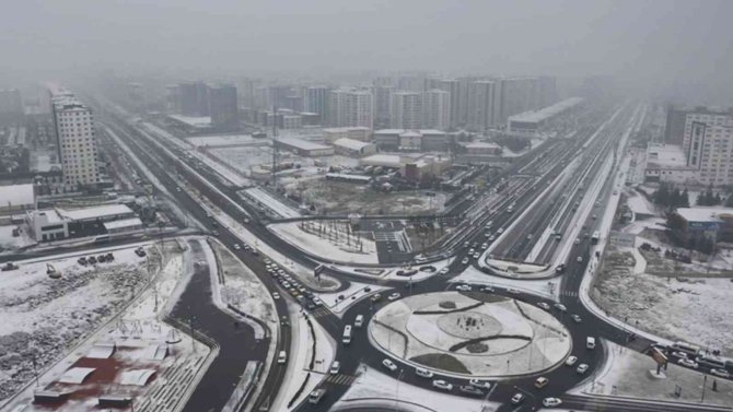 Diyarbakır’da Kar Yağışı Trafik Kazalarına Neden Oldu