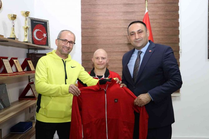 Down Sendromlu Sporcu Sedat Kızmaz’dan Büyük Başarı