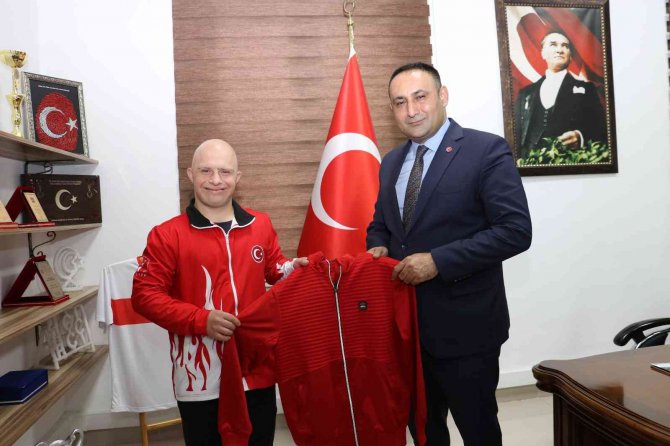 Down Sendromlu Sporcu Sedat Kızmaz’dan Büyük Başarı
