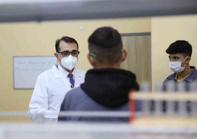 Bakan Dönmez’den Gençlere "Madencilik" Dersi