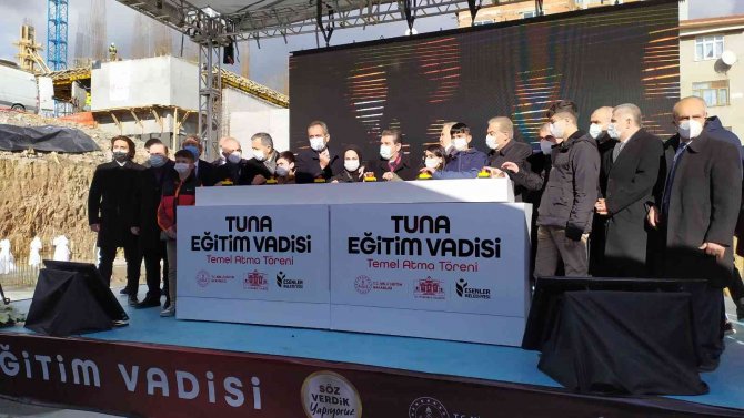 Bakan Özer’den Öğretmenlere “Ev Ödevi” Çağrısı