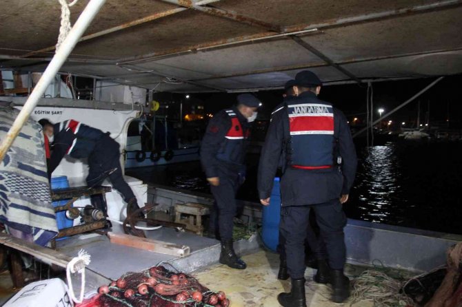 İ̇zmir’de Dev Uyuşturucu Operasyonu: 11 İlçede Eş Zamanlı Şafak Baskını